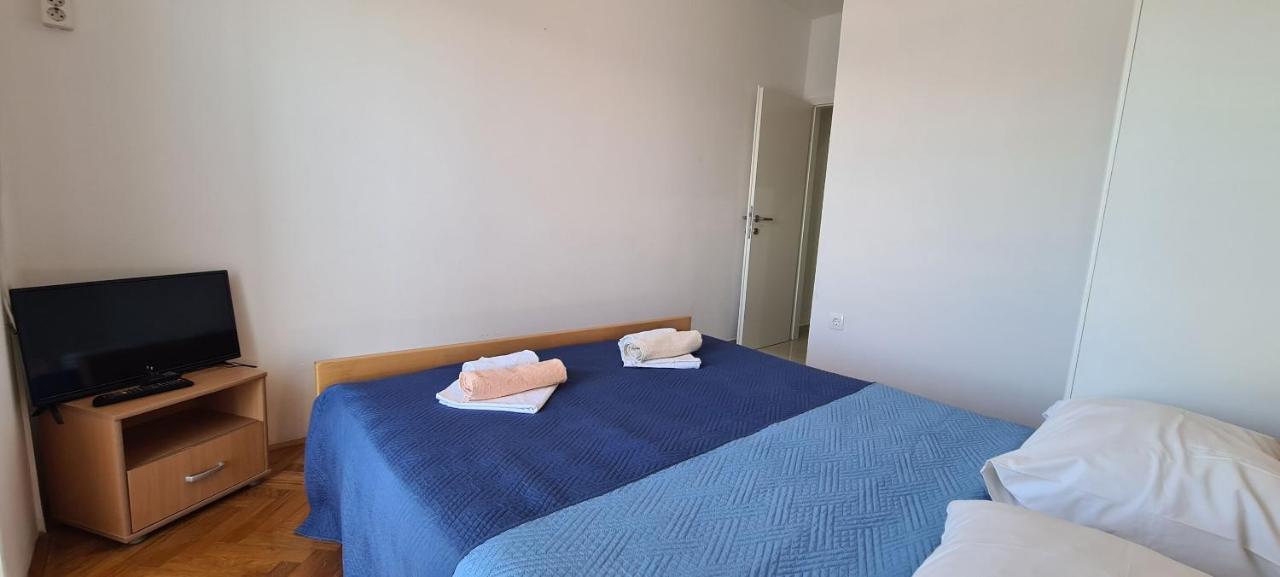 Apartments Ana I Ante Милна Экстерьер фото
